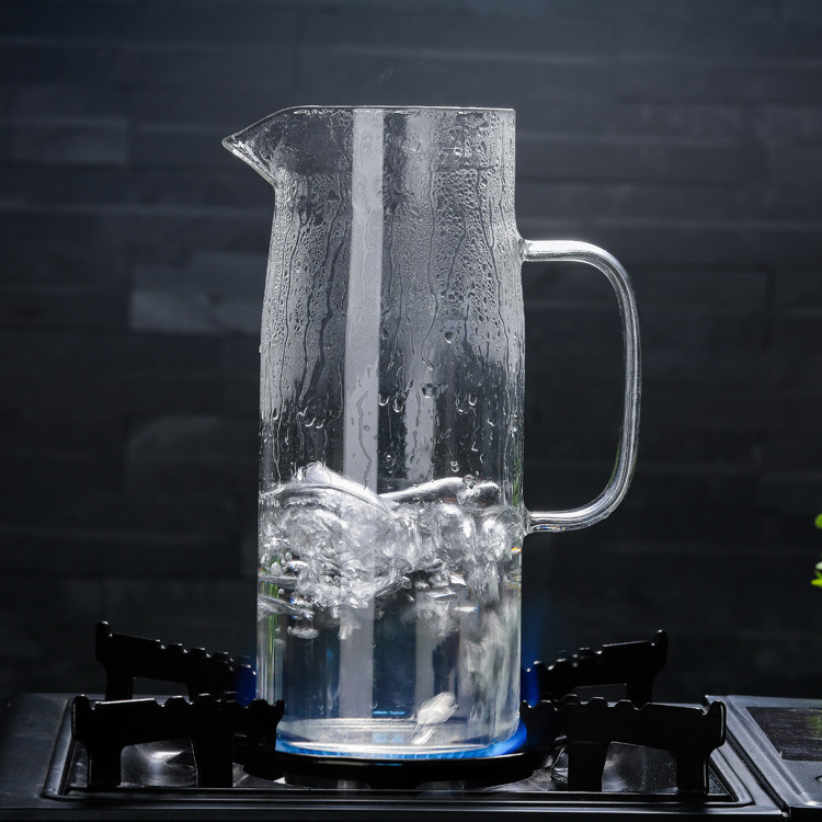 Wholesale of large-capacity household water kettles, high-temperature resistant glass cold water kettles and cold water kettles for brewing by the fire Application Scenario