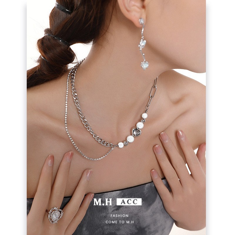 Heart-shaped beaded patchwork necklace, a niche design for women, wholesale collarbone chain for best friends, retro, light luxury, trendy and unique necklace details Picture
