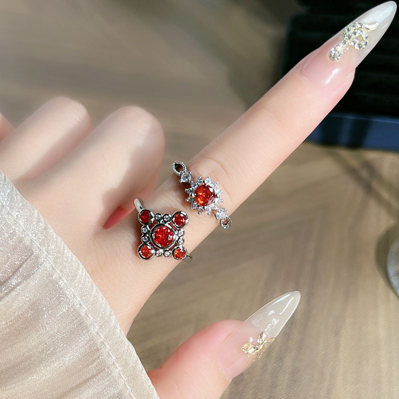 Korean-style stylish red diamond retro geometric diamond-encrusted open-mouth ring, a niche design for women, fashionable and versatile, simple ring details Picture