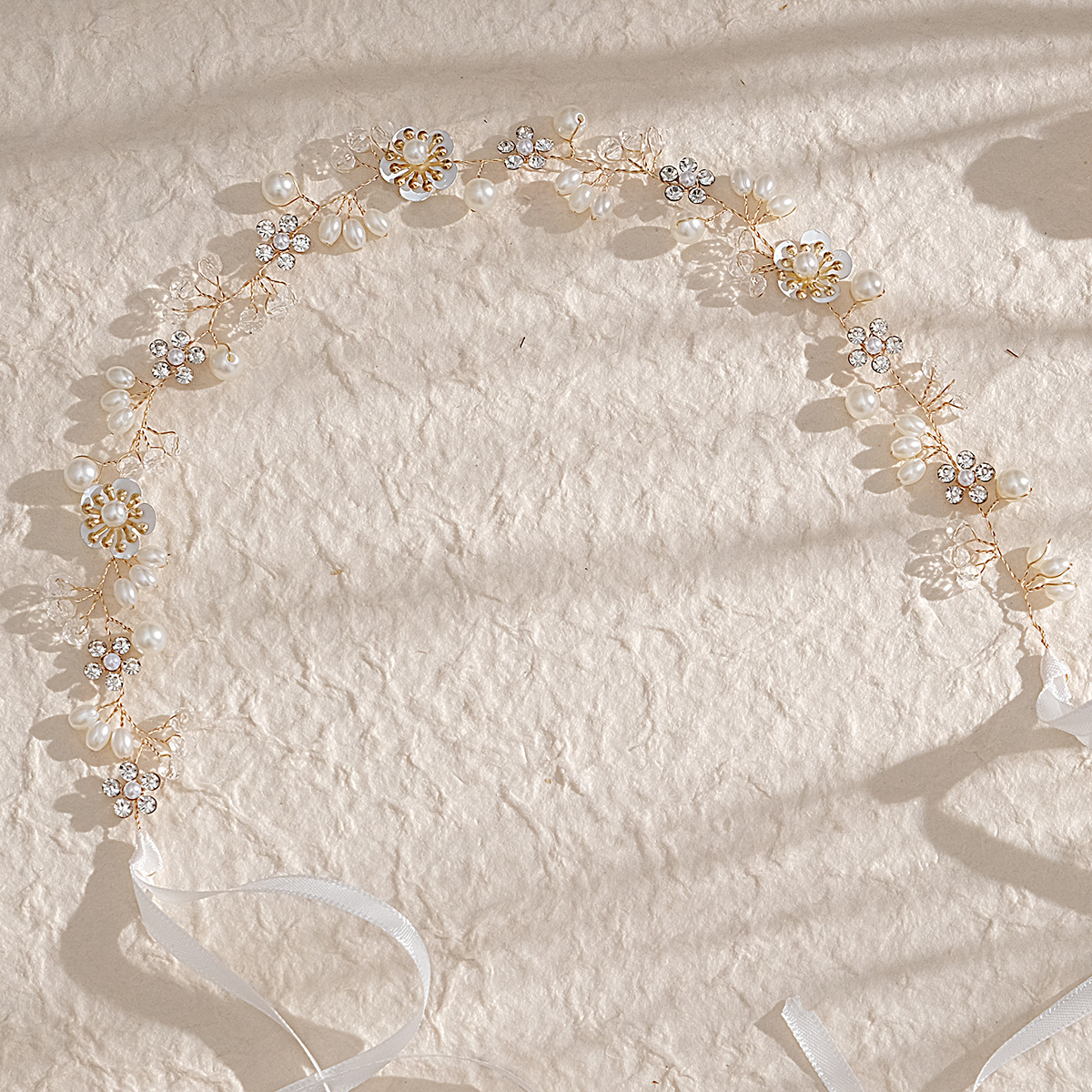 European and American bride accessories, wedding dress headwear, crystal pearl headbands, hair accessories, beautiful flowers, handcrafted beaded buns, hair bands Specification drawing