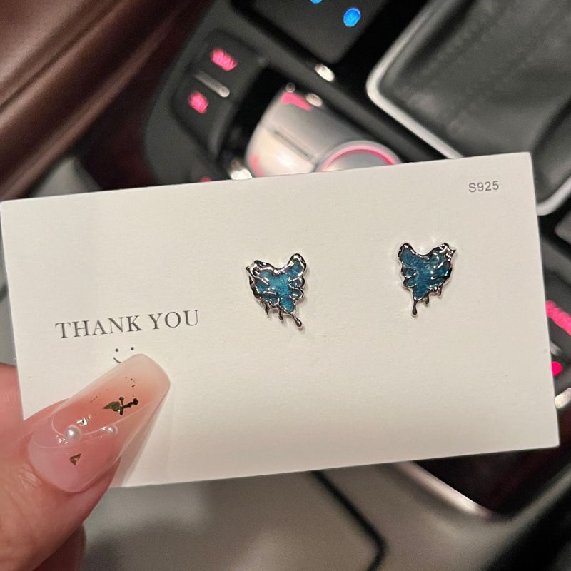 Liquid irregular glazed heart-shaped stud earrings for women, with a unique, versatile, fashionable, sweet and cool personality details Picture