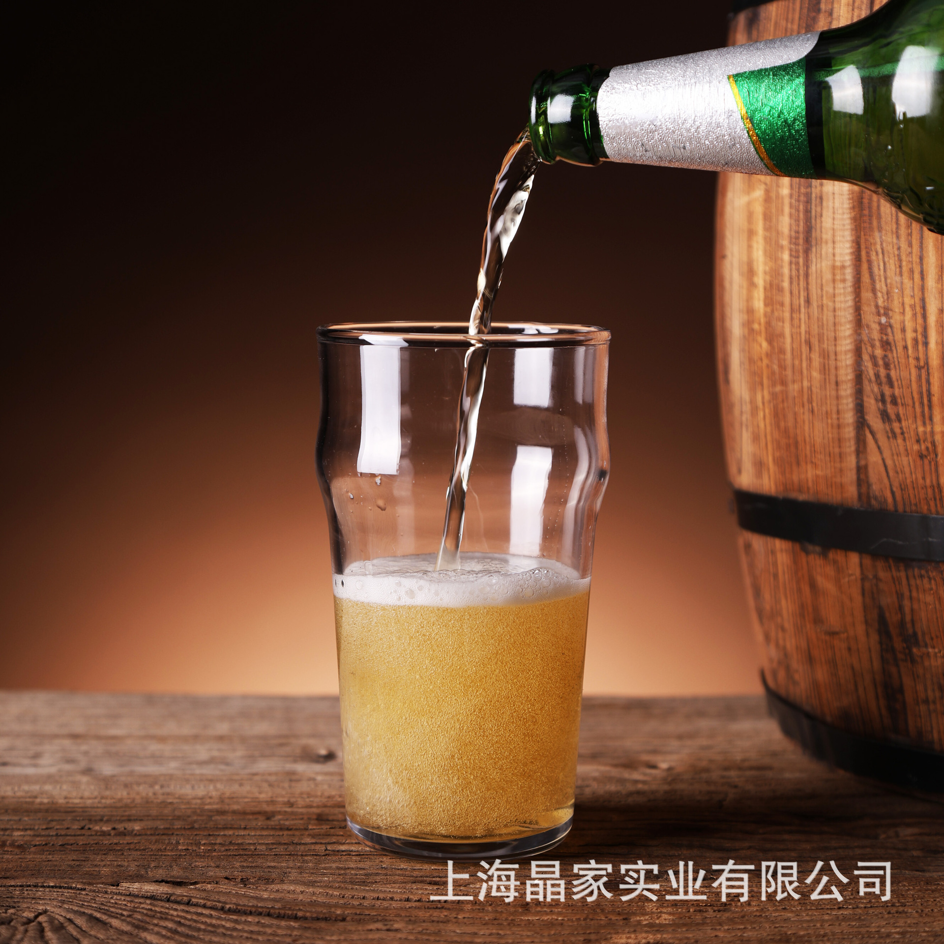 Glass wheat draft beer cups, craft beer mugs, cinched transparent glass cups, household drink cups are available for wholesale with LOGO printing Specification drawing