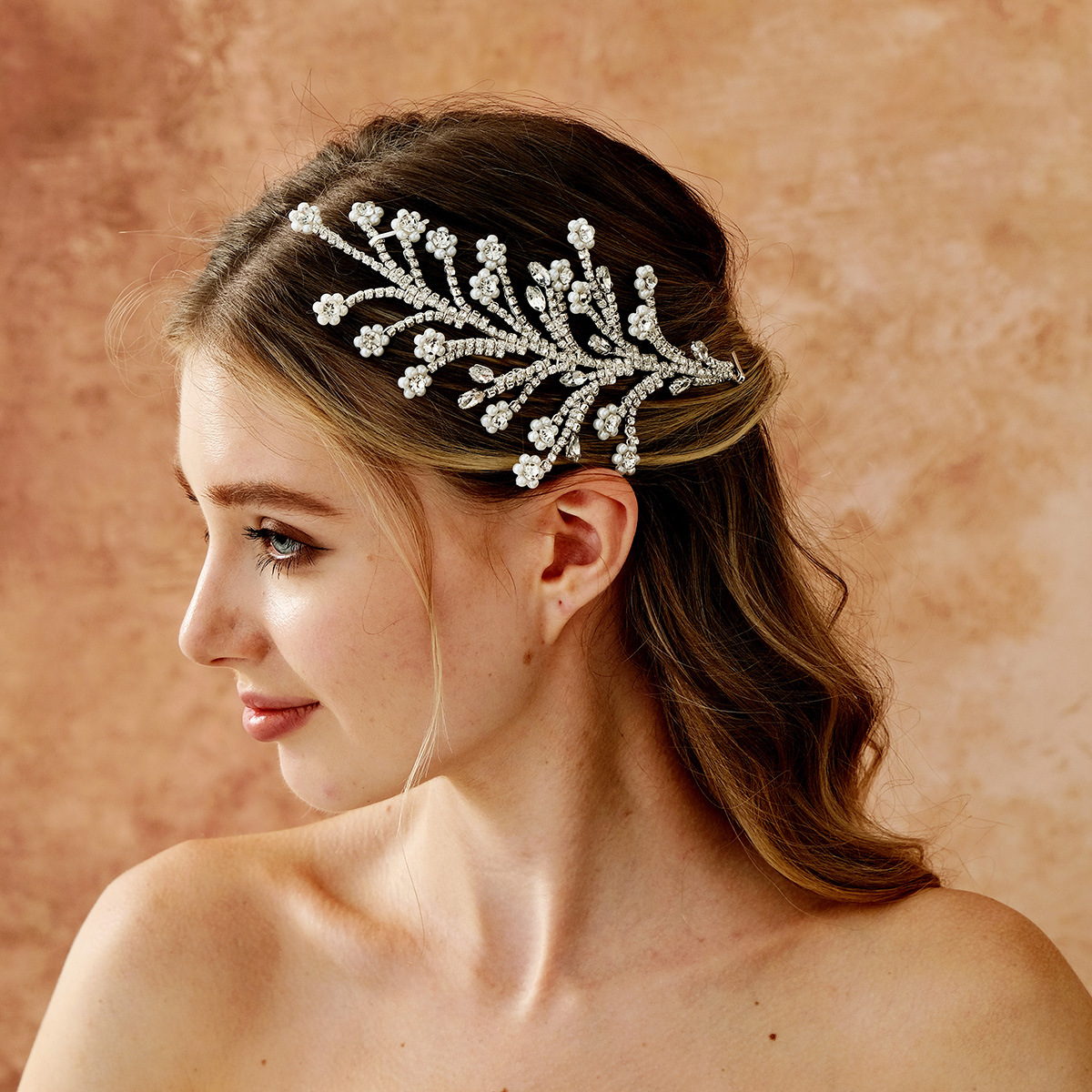 European and American bride headwear, wedding performance, leaf-shaped updo hair accessory, fashionable pearl patchwork full diamond side hair band full figure