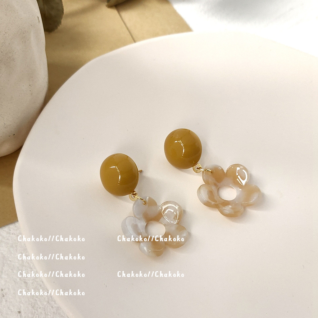 Sweet and colorful flower stud earrings ~ Color-blocking and fresh 2025 summer new earrings, simple and versatile earrings for women Application Scenario