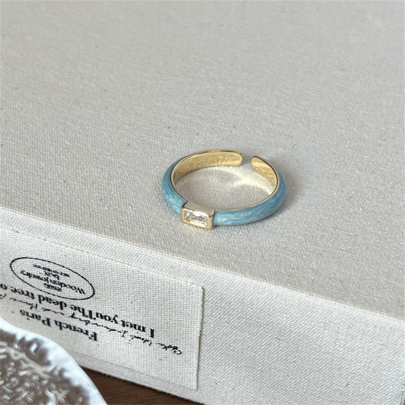 Mother-of-pearl blue enamel ring for women, 2025 new style index finger ring, light luxury, niche and unique, high-end open ring trend Application Scenario