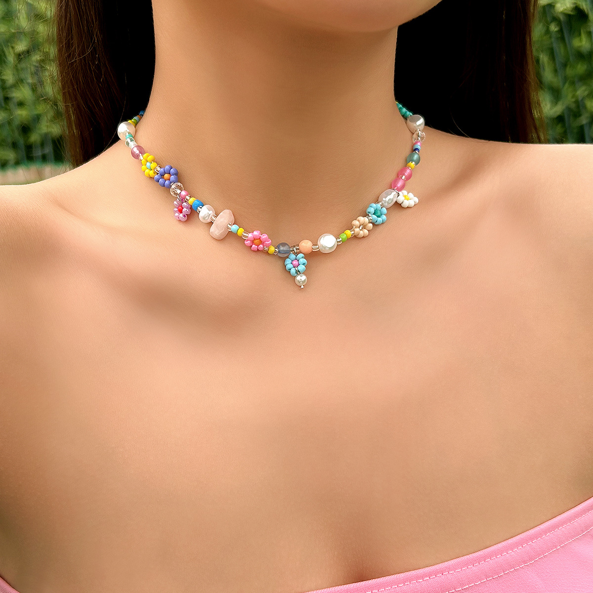 European and American cross-border jewelry, sweet beaded collarbone chain, flower necklace, handcrafted choker rice bead necklace, versatile for women full figure