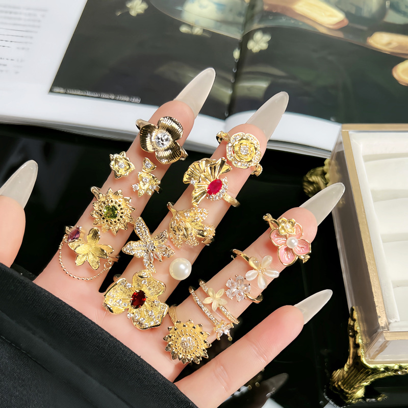 The Baroque light luxury high-end three-dimensional flower ring for women, the French cold style, the niche design sense, and the exquisite ring trend Application Scenario