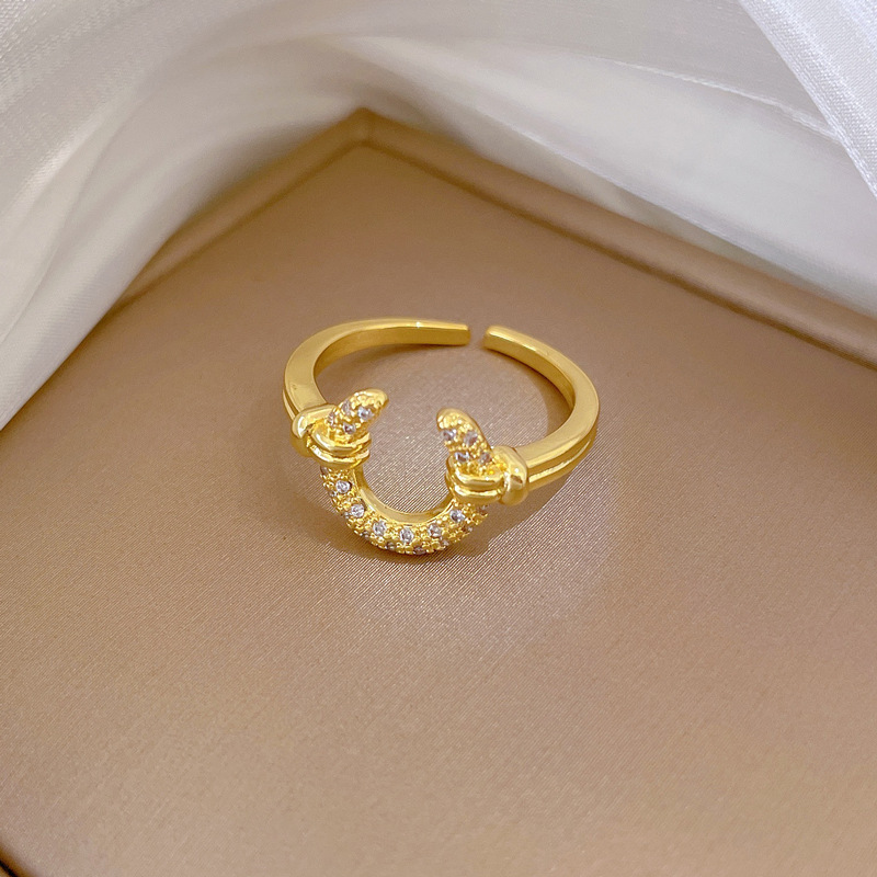【 Real Gold 】 Crescent-shaped full diamond ring with adjustable opening, simple Japanese-style bracelet, couple rings Application Scenario