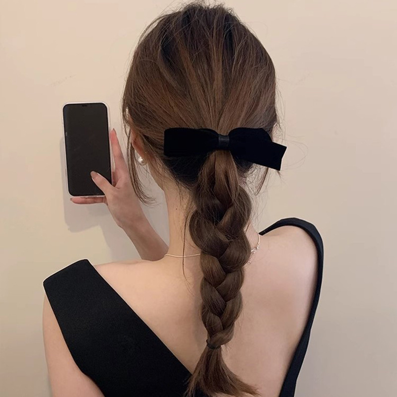 Simple black velvet bow hair clip, new spring and summer semi-tied side hair accessory for children, spring and summer duckbill clip Specification drawing