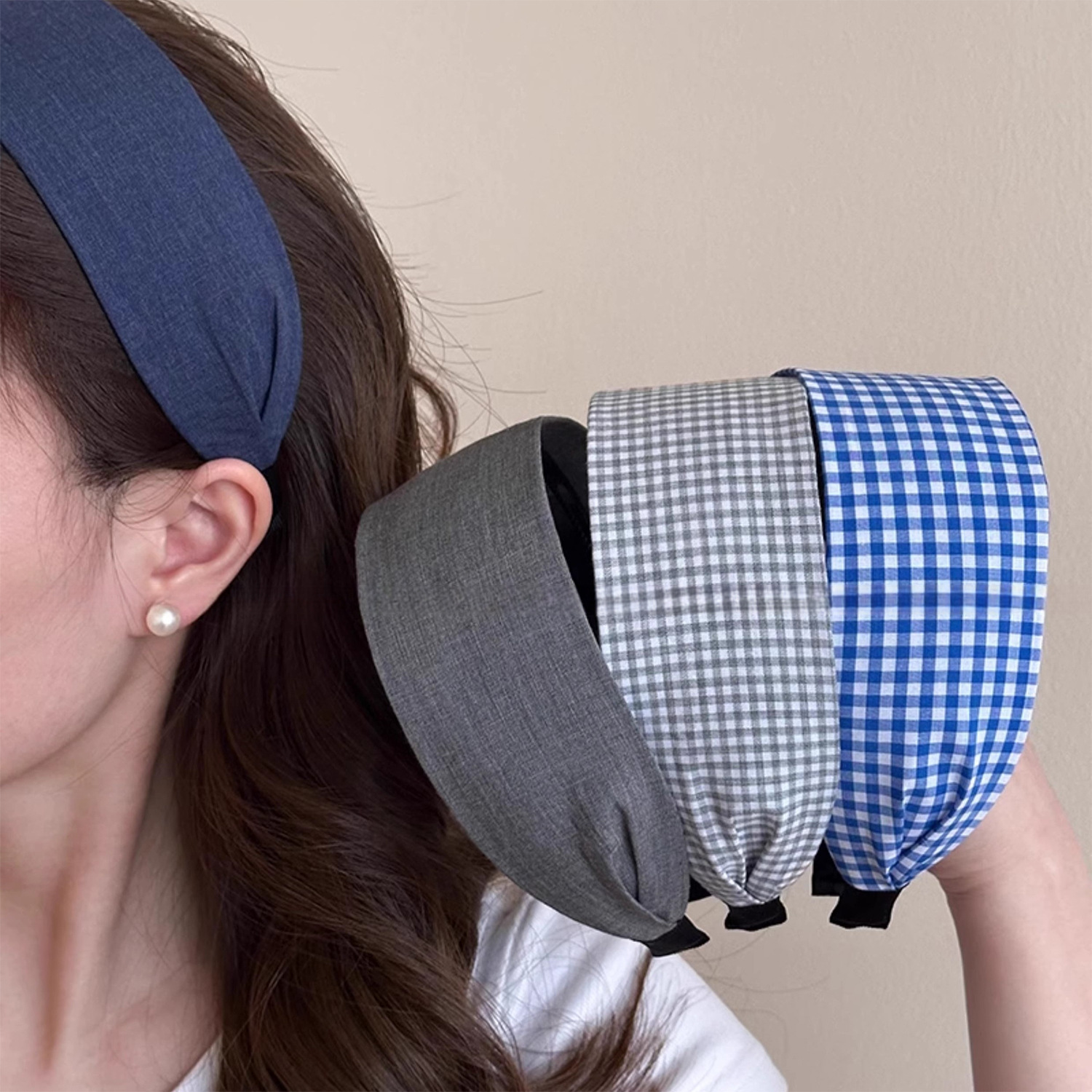 Blue checkered wide-edge headband for women, 2025 new style with teeth, anti-slip face-washing headband, simple headwear full figure