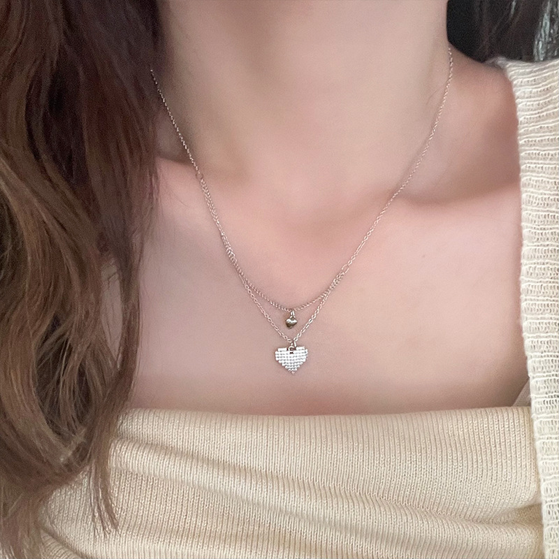 Heart-shaped necklace for women, summer style, design sense, niche and light luxury collarbone necklace, 2023 new style Specification drawing