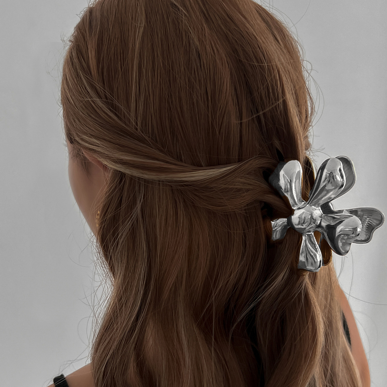Cross-border bestseller European and American style hair accessory, elegant lady's head accessory at the back of the head, high color retention alloy flower bun hair clip Specification drawing