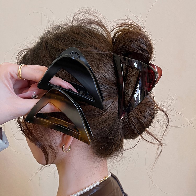 Korean-style simple acrylic grab clip, early autumn shark clip hair clip for women, 2025 new high-end style hair clip hair accessory full figure