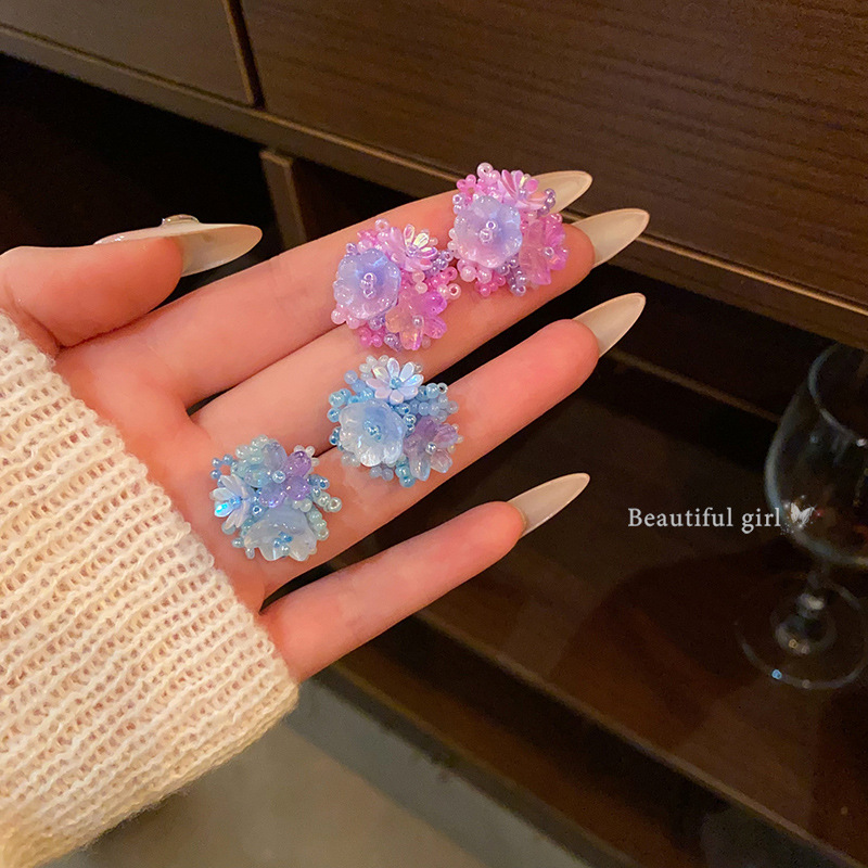 Early spring dopamine colorful hydrangea flower stud earrings, sweet and elegant for women, fake flamboyant earrings, versatile earrings wholesale full figure