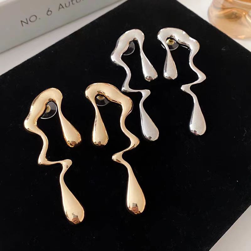 Retro metal irregular teardrop stud earrings 2025 new bestseller design sense earrings, exaggerated and unique European and American earrings details Picture
