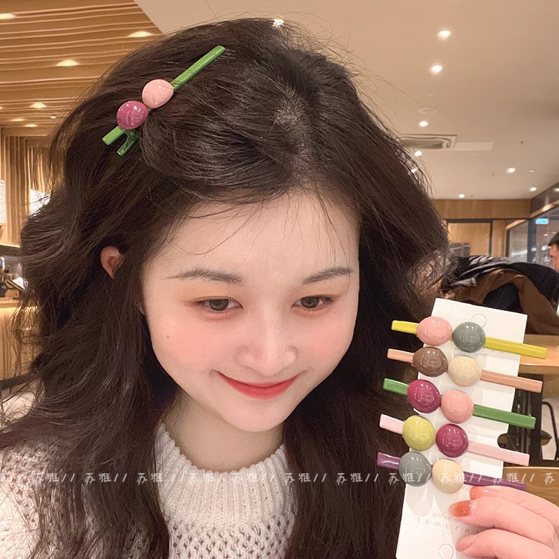 The same candy-colored bangs hair clips, straight clips, side clips for women, forehead hairpins, headwear and duckbill clips as in South Korea full figure