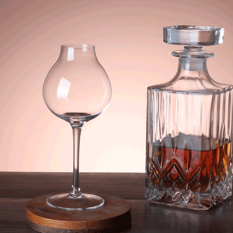Crystal glass aroma cup, tall glass, tulip wine glass, high appearance level pure drinking aroma cup, high appearance level Vespa details Picture