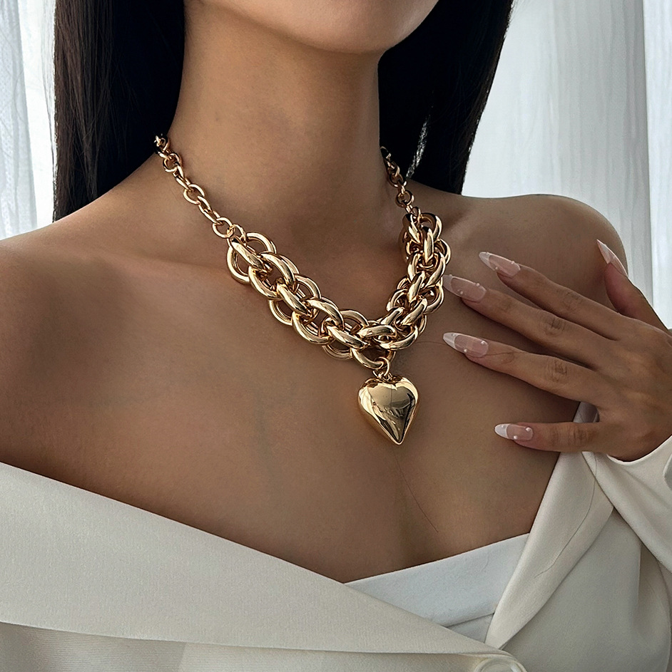 European and American cross-border accessories French simple heart pendant collarbone chain fashionable iron chain Necklace new style Specification drawing