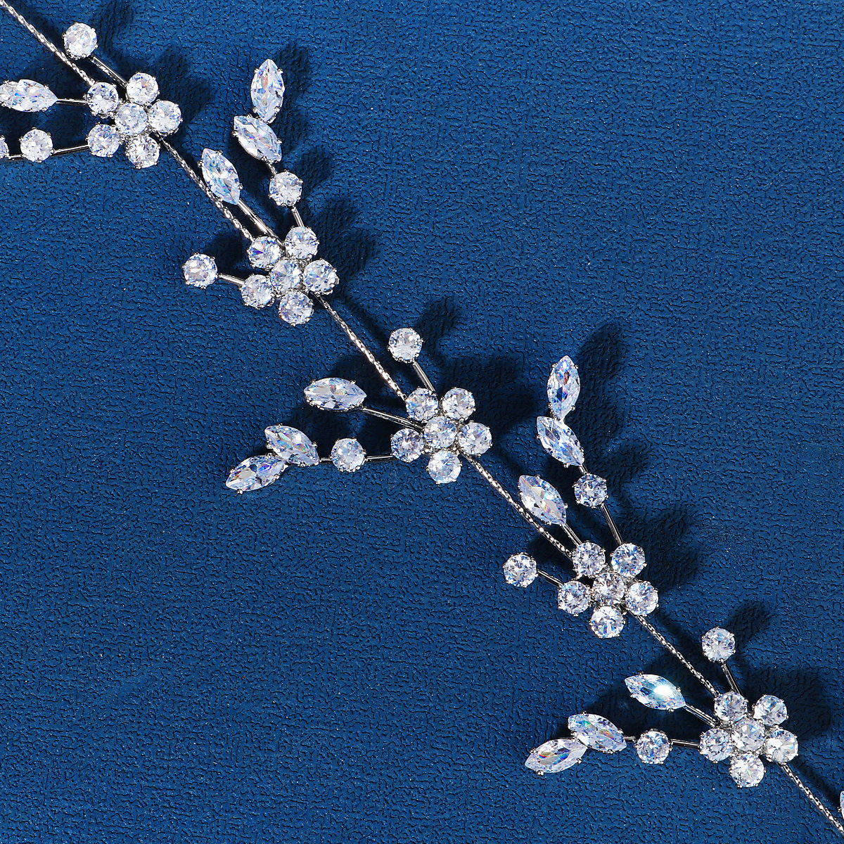 Sweet and retro bridal hair accessories, wedding dress headbands, niche accessories, forest-themed versatile headwear, crystal zircon flower hair bands Specification drawing