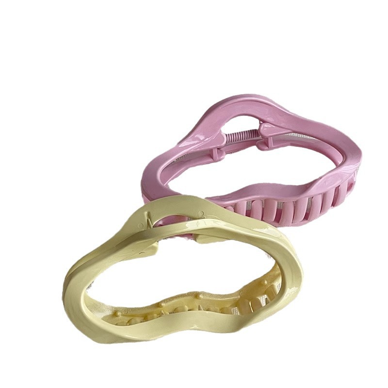 Candy-colored small cloud hair clip, popular dopamine grab clip, mini oil-dropping shark clip, new style for the back of the head Item Picture