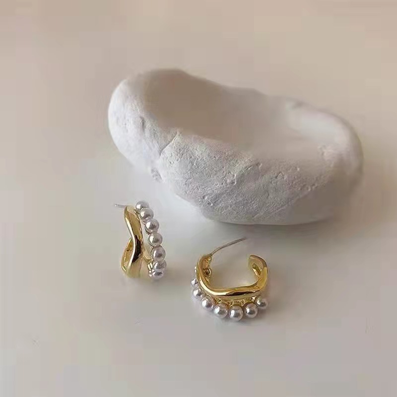 S925 Silver Needle niche design twisted wave pearl earrings, Korean style, simple and versatile, elegant stud earrings details Picture