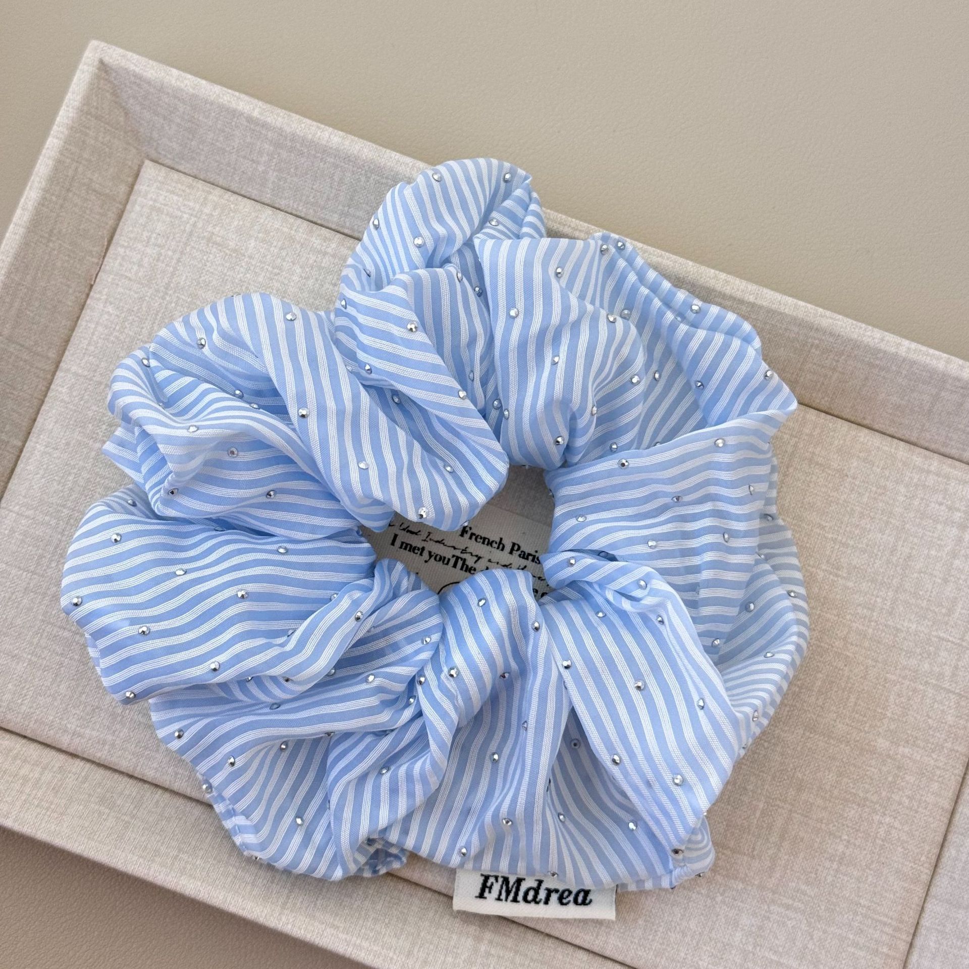 Sea salt blue large intestine hair band, Korean spring and summer fresh, super large lace checkered ponytail bun hair rope for girls Specification drawing