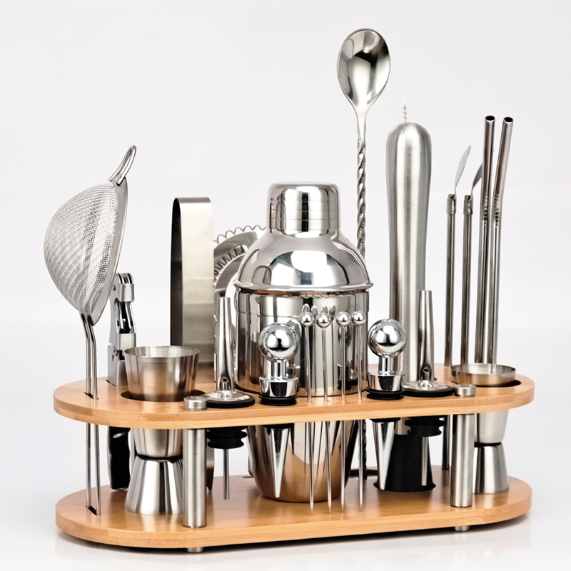 New entry-level stainless steel cocktail shaker 23-piece set, Boston cocktail mixing toolkit, three-stage shaker Application Scenario