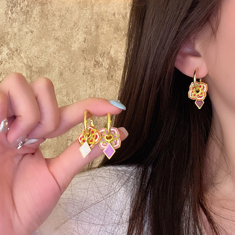 New Chinese-style vintage purple enamel earrings for women, unique and high-end earplugs, 2025 new ethnic earrings details Picture
