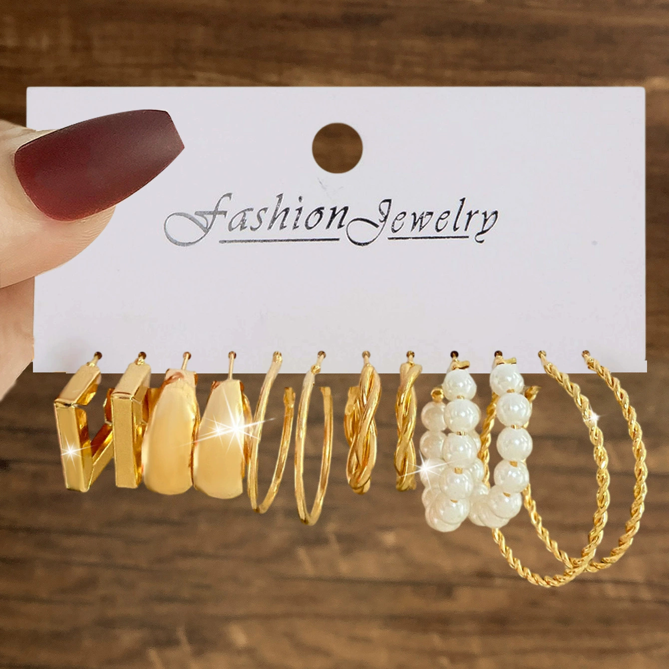 A new set of 6-piece creative French retro gold earrings with pearl inlays for cross-border women from Europe and America full figure