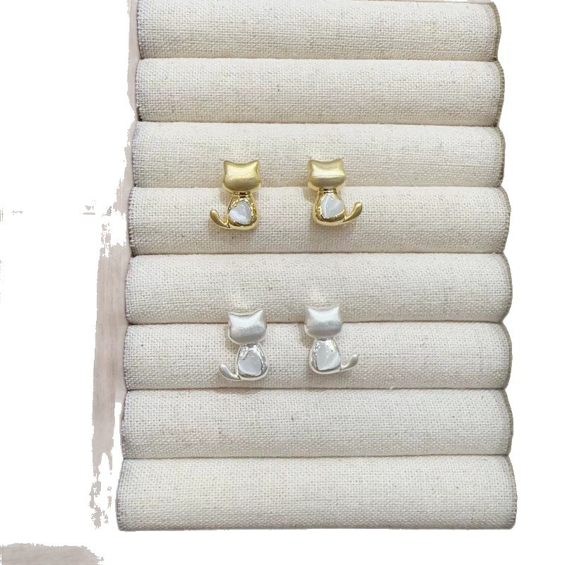 Cute back view, little cat heart, cat eye stone ear studs, female cartoon, childlike fun, 2025 best-selling daily versatile earrings Item Picture