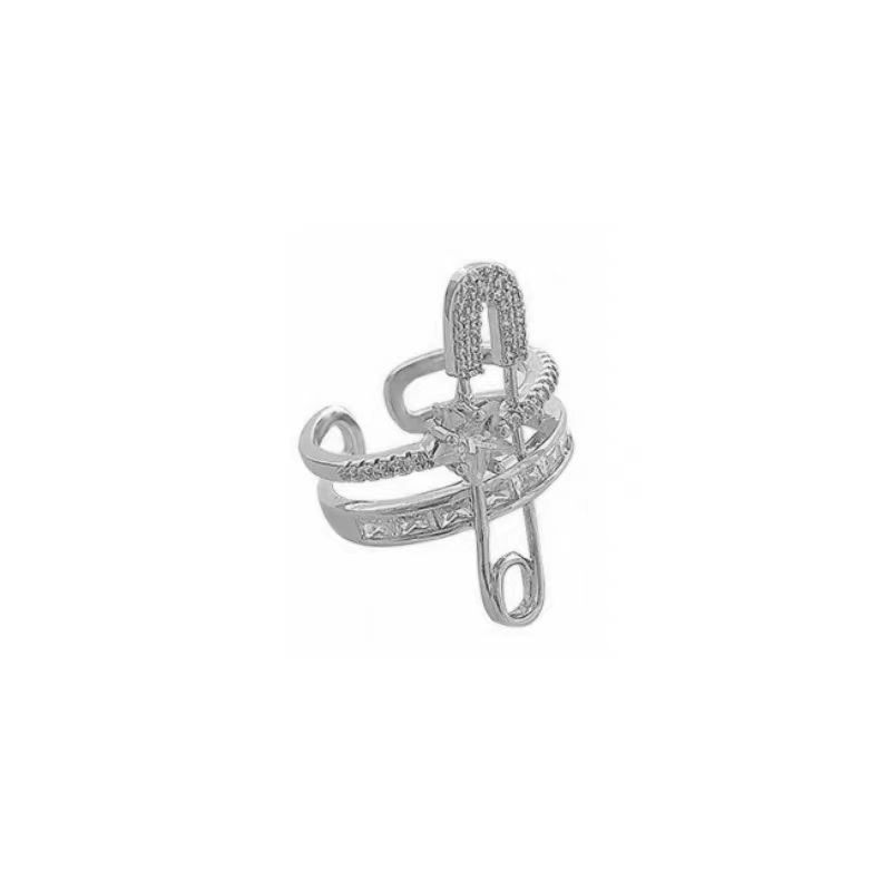 Diamond-encrusted star brooch, no ear piercings, ear clips, trendy, light luxury, and niche design for men, ear bone clips for summer women Item Picture