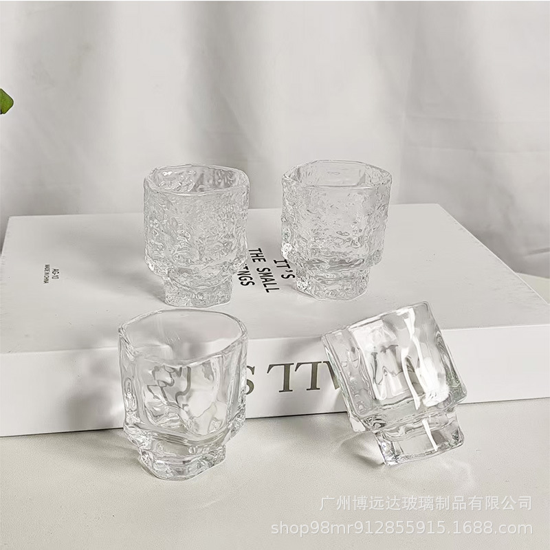 Chinese-style glazed master's cup, pleated small tea cup, Kung Fu tea cup, household single cup, tea tasting cup, glass vintage clear wine cup details Picture
