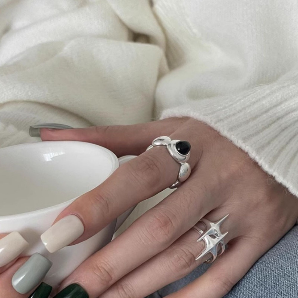 925 sterling silver ring for women, black agate simple double-pointed star ring, ins fashionable, versatile and high-end index finger ring Application Scenario