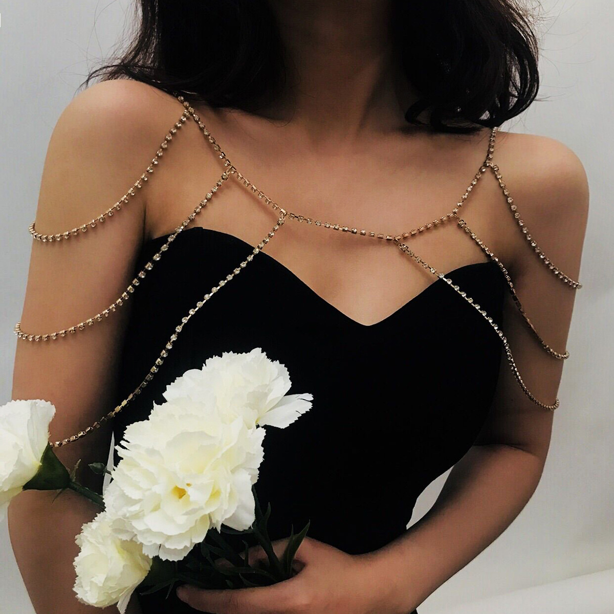 European and American cross-border accessories, sexy tassels, multi-layer tassels, bride's dress accessories, body chains, exaggerated personality, shawl chains details Picture