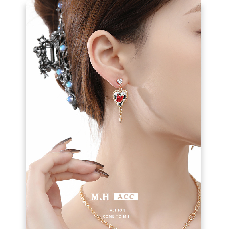Court retro style heart-shaped earrings 925 silver needle gold earrings, high-end earrings, niche design earrings for women details Picture