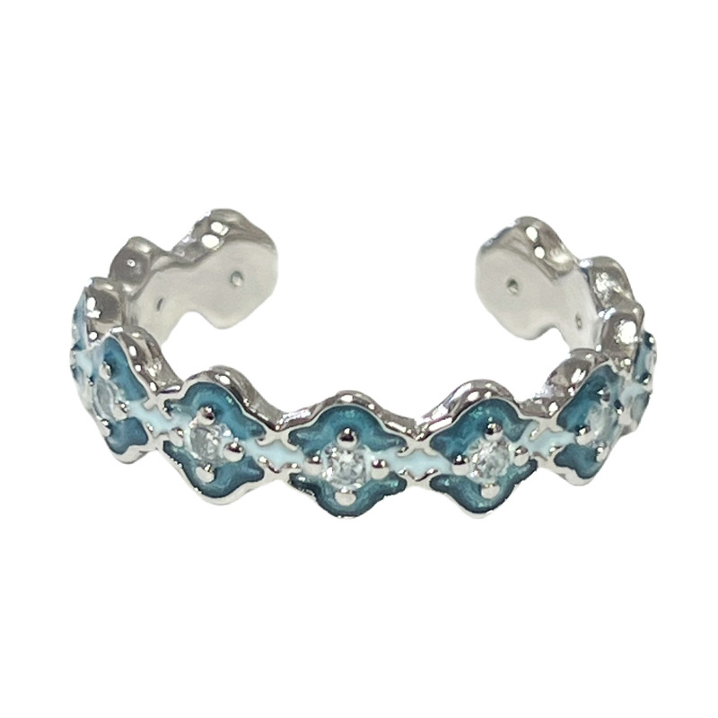 The "Sea Blue" series of drip glaze simple couple rings have a gender-neutral, niche design sense and a unique, fashionable and high-end look Item Picture