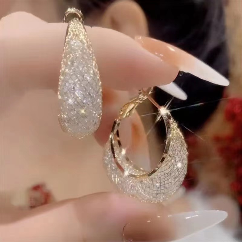 Light luxury gold wire mesh crystal teardrop ear ring earrings, feminine charm, individuality, versatile ear buckle design, ring earrings full figure
