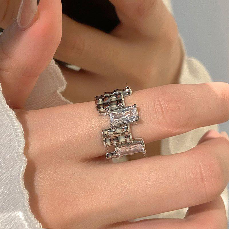 Irregularly pieced zircon open ring for women's ins, unique design sense index finger ring, cold style, high appearance level ring Application Scenario
