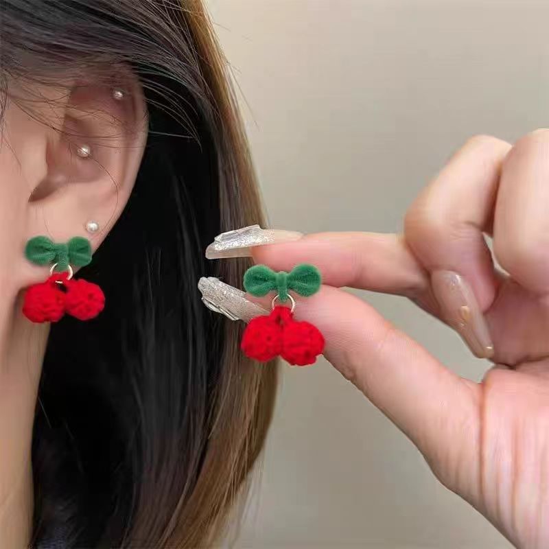 She's a sweet girl! Autumn and winter retro velvet red cherry stud earrings 2025 French gentle berry red furry earrings full figure