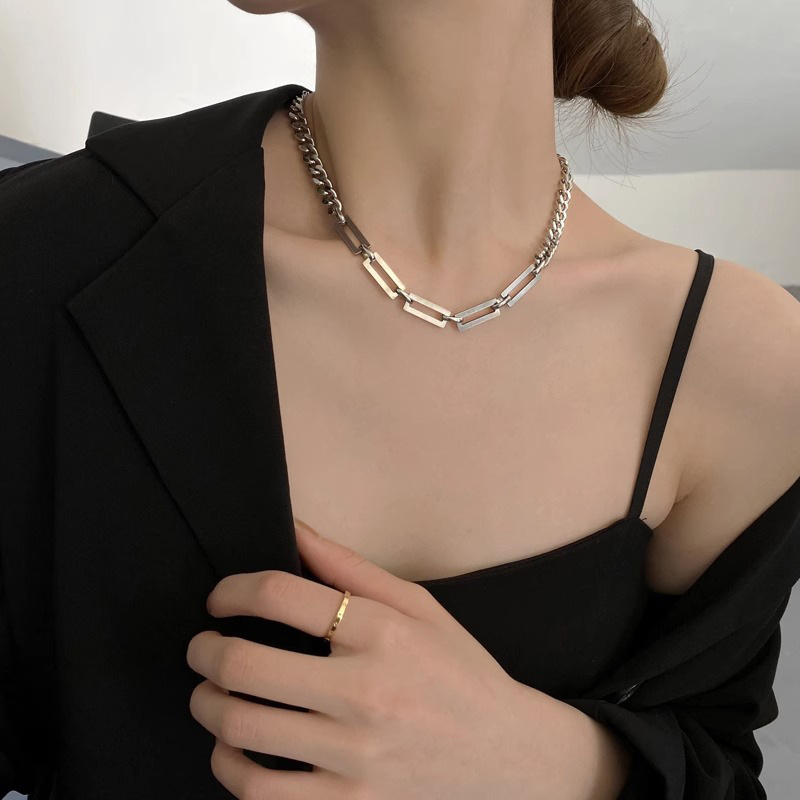 Titanium steel non-fading necklace for women, European and American trendy hip-hop collarbone chain, light luxury and niche design accessory on Instagram Specification drawing