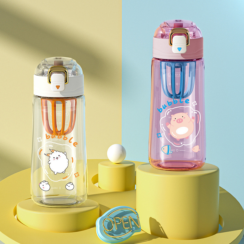 Cartoon cute boys and girls summer sports drinking cups, direct drinking cups, portable plastic water cups, gifts in stock and wholesale full figure