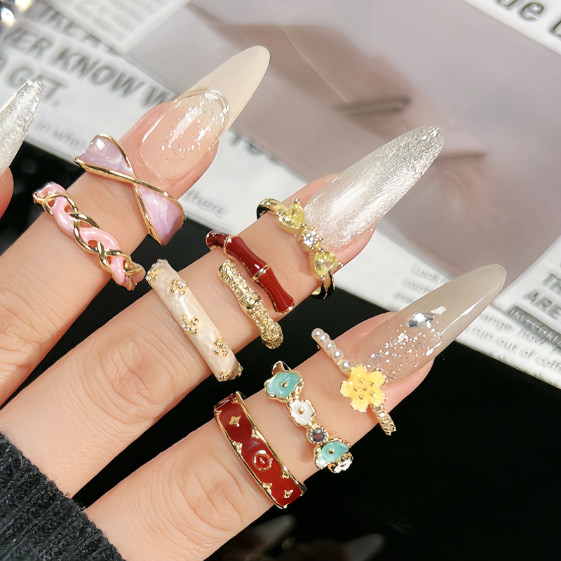 The 2025 new product is a unique and distinctive enamel oil drip ring, a light luxury, fashionable, versatile and high-end ring for girls full figure