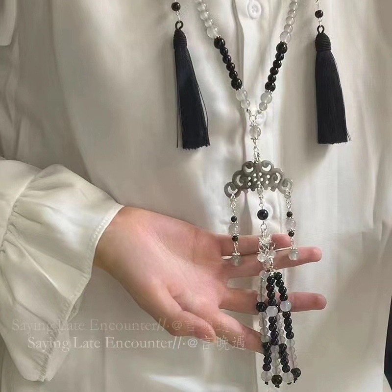 2024 New Style Hanfu Yiluo Back Cloud Tassel Necklace for women, New Chinese-style ancient style pressure lapel traditional Chinese style horse face skirt accessory details Picture