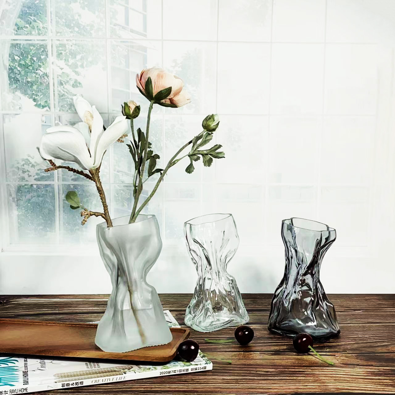 Wholesale of irregular-shaped creative vases, simple and irregular transparent glass flower arrangement decorative items for hotel living room tables details Picture