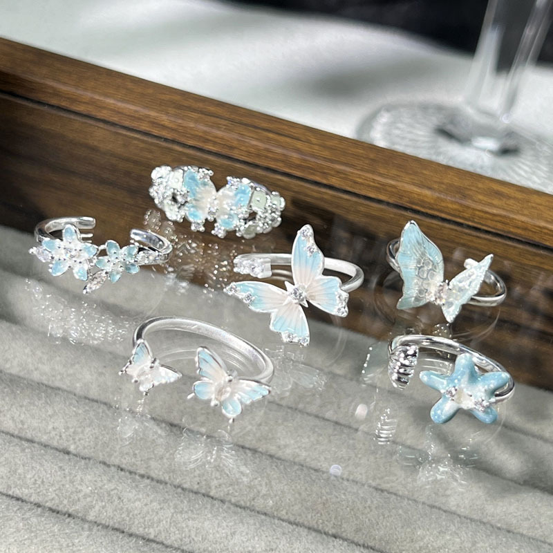 New silver-white cream style glacier blue gradient enamel butterfly opening ring, sweet and cool delicate female flower ring Specification drawing