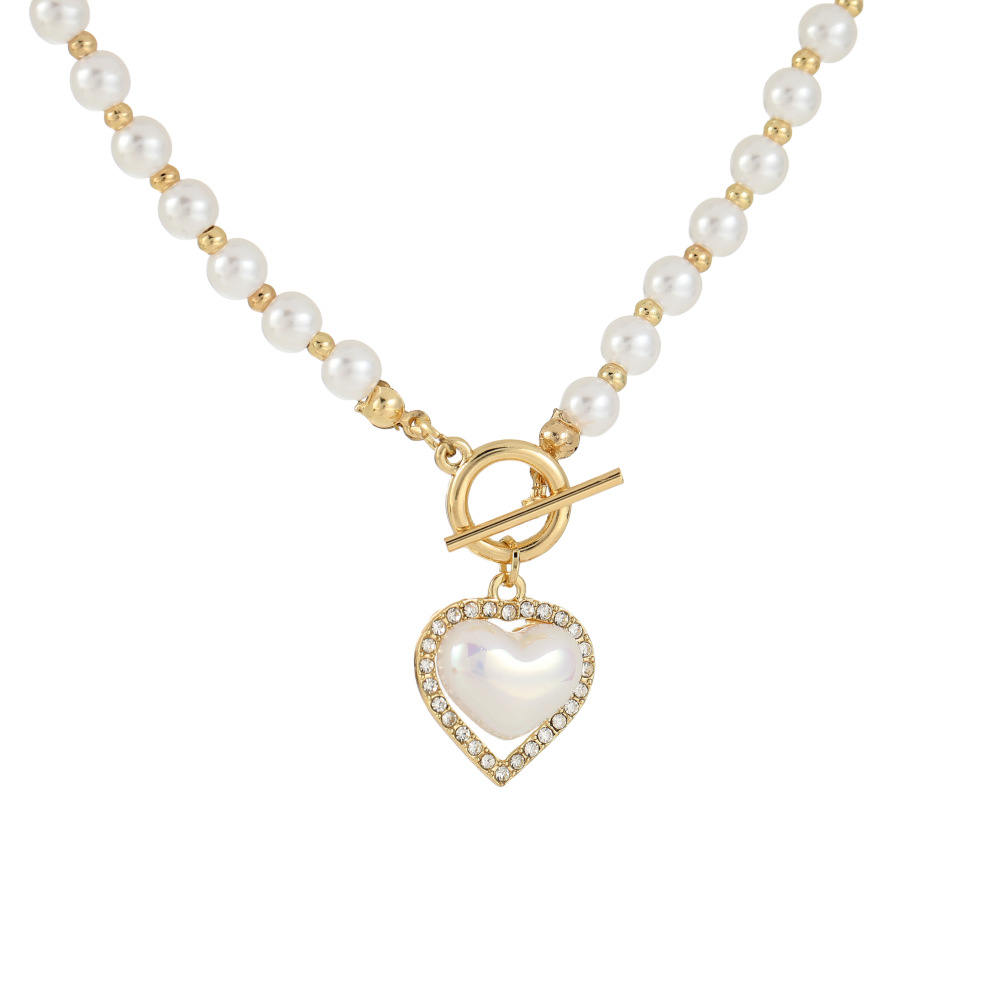 French Baroque pearl heart necklace, light luxury and elegant female heart collarbone chain, 2023 new style chanel-style pendant Item Picture