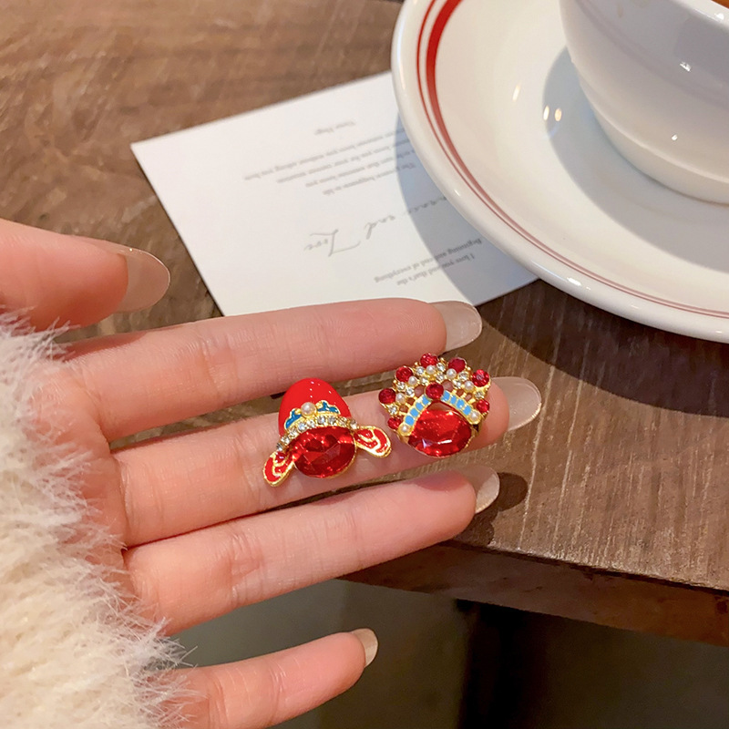 Chinese-style national trend earrings, women's unique ethnic style, exquisite micro-inset red zircon New Year earrings, high-end earrings full figure
