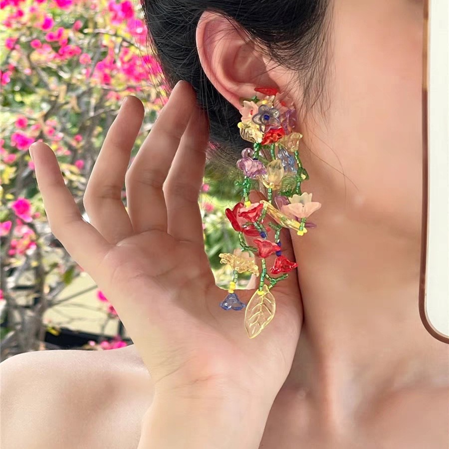 Personalized design sense, colorful flowers, hand-woven stud earrings, women's spring and summer beaded flower and leaf earrings, long earrings Specification drawing