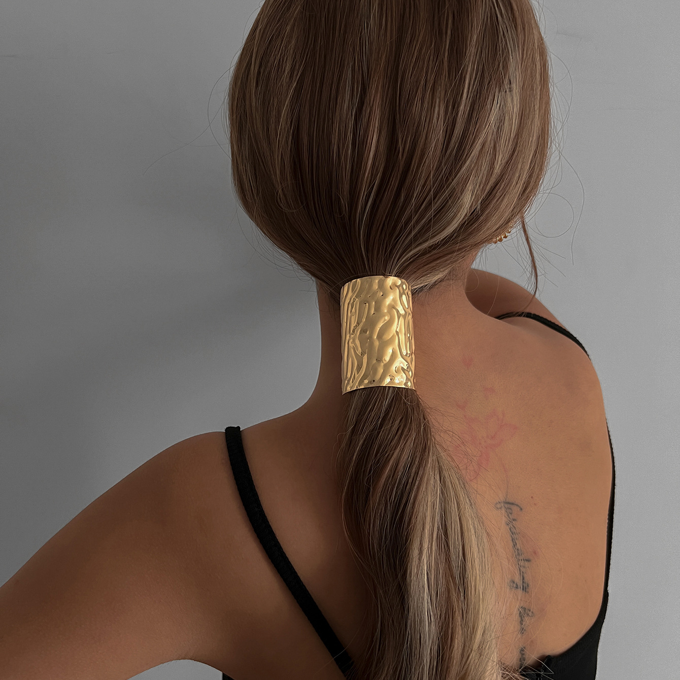 European and American metal cold style hair accessories, hair ties, retro Amazon cross-border headwear, low ponytail hair bands for women at the back of the head details Picture