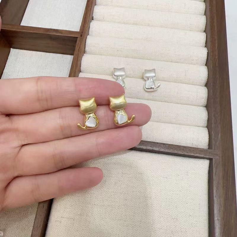 Cute back view, little cat heart, cat eye stone ear studs, female cartoon, childlike fun, 2025 best-selling daily versatile earrings Specification drawing